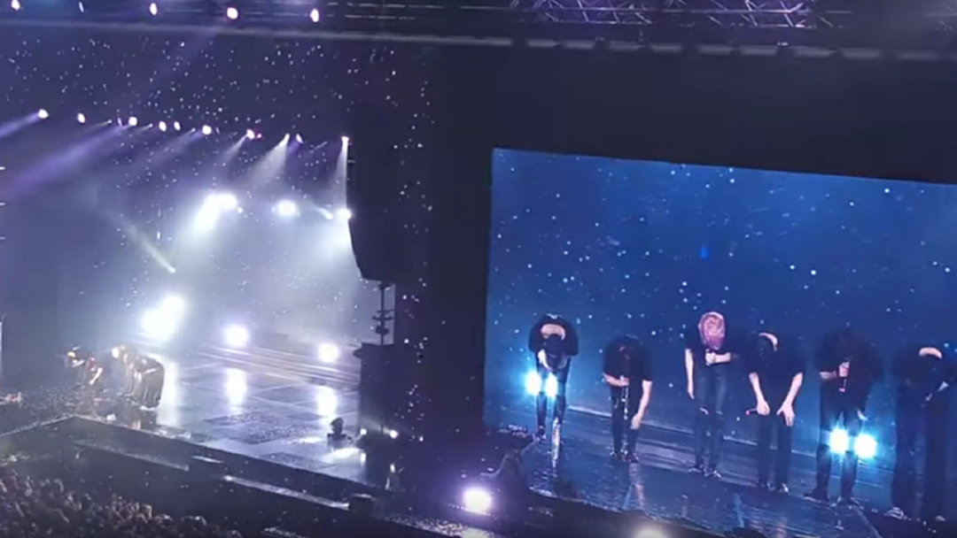งานเลี้ยงย่อมมีวันเลิกรา! "JBJ" กล่าวลาแฟนๆทั้งน้ำตา ในคอนเสิร์ตสุดท้าย! งานเลี้ยงย่อมมีวันเลิกรา! "JBJ" กล่าวลาแฟนๆทั้งน้ำตา ในคอนเสิร์ตสุดท้าย!