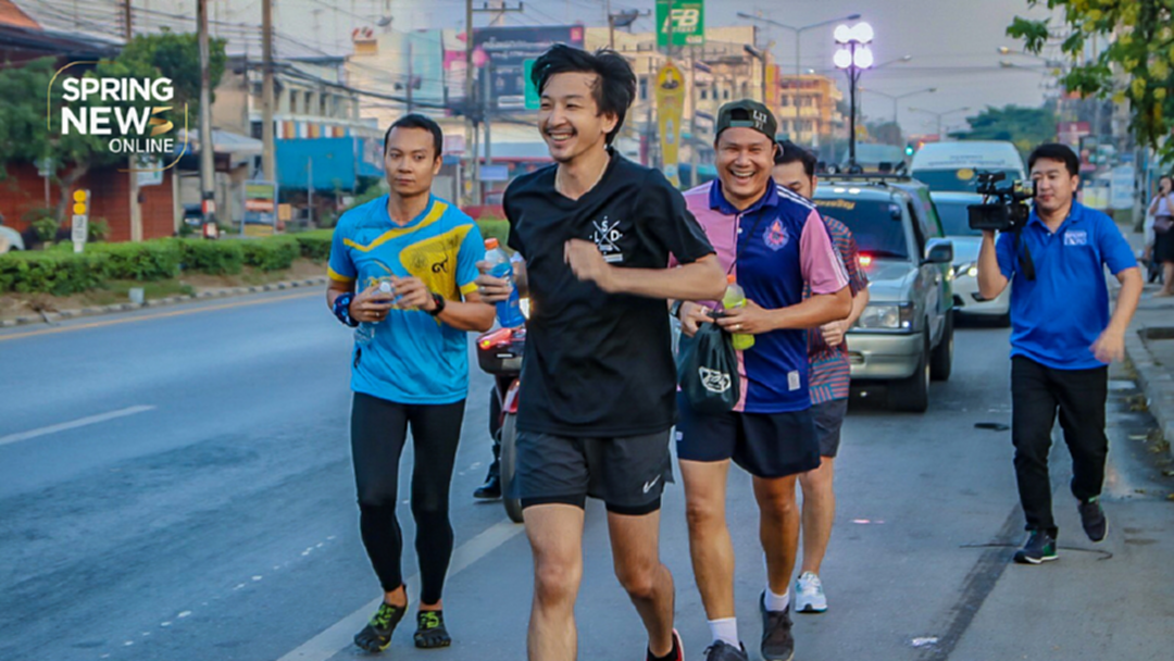 ประมวลภาพ "ครูณัฐ" วิ่งระดมทุนซื้ออุปกรณ์การแพทย์