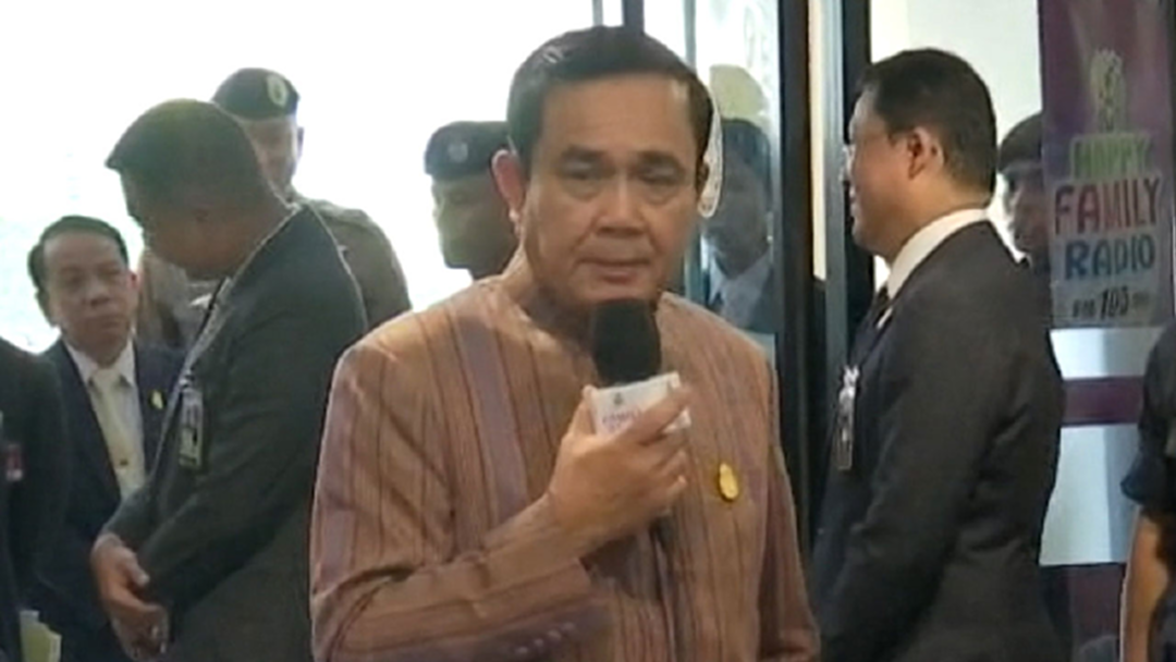 นายกฯ เมิน "อภิสิทธิ์" ติง คสช. เดินสายดึงอดีต ส.ส.ร่วมงาน