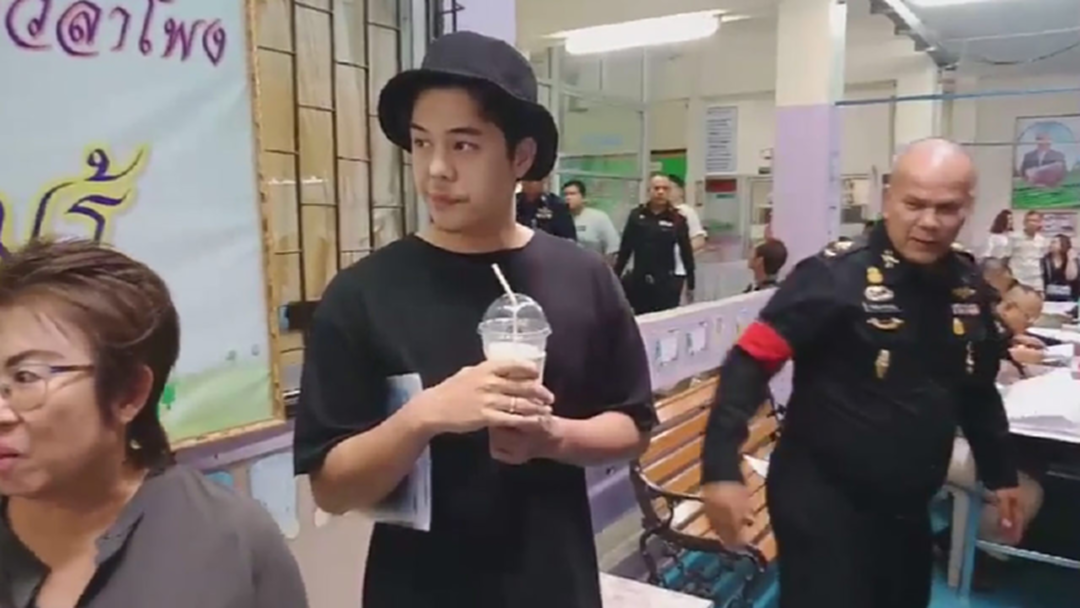 พีช พชร ขอเสี่ยงดวง ลุ้น!จับใบดำใบแดงเกณฑ์ทหารวันนี้