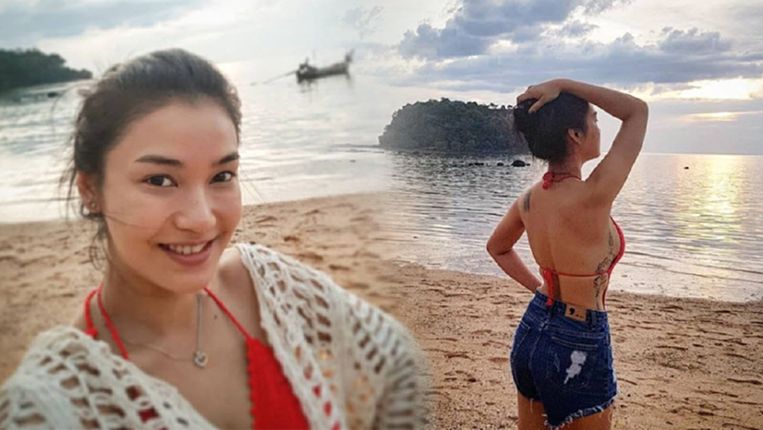 แซบเวอร์! "ชมพู่ ก่อนบ่าย" สลัดลุคสายฮา โชว์เซ็กซี่ริมทะเล