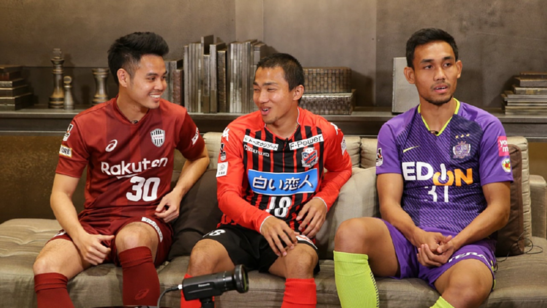 แข้งไทยเล่นพร้อมหน้า!! “ชนาธิป” ช่วยซัปโปโรคว้าชัย/ ทีม "ธีรศิลป์" พ่ายนัดแรก แข้งไทยเล่นพร้อมหน้า!! “ชนาธิป” ช่วยซัปโปโรคว้าชัย/ ทีม "ธีรศิลป์" พ่ายนัดแรก