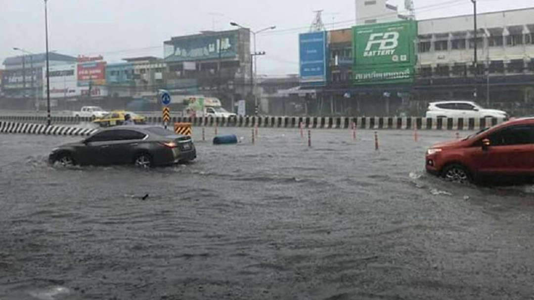 ฝนถล่ม "เมืองขอนแก่น" อ่วม! น้ำท่วมขังทั่วเมือง