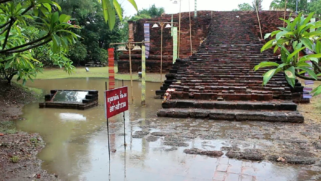 เร่งสูบน้ำออกจากโบราณสถาน หลังฝนตกหนัก เร่งสูบน้ำออกจากโบราณสถาน หลังฝนตกหนัก