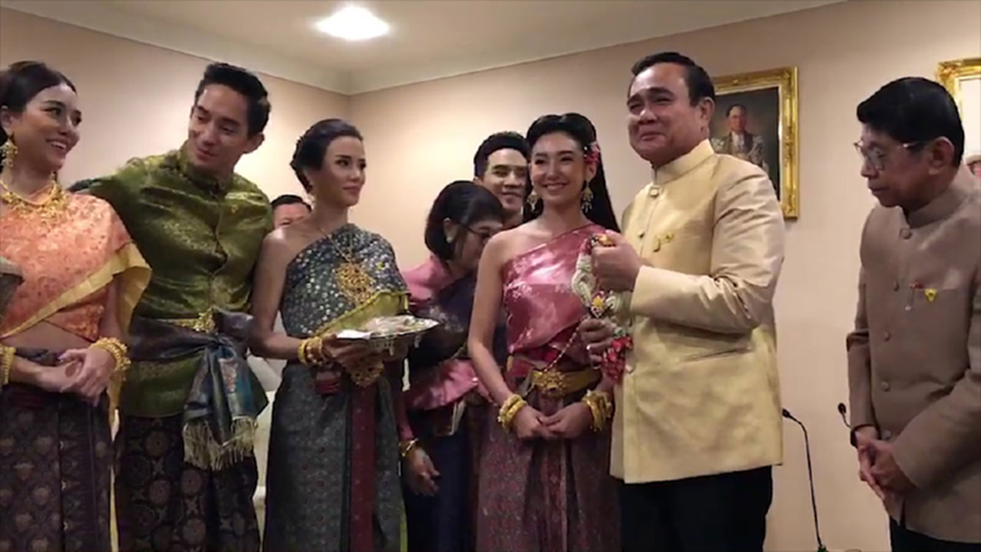 ทำเนียบคึกคัก! ทีมงานละครชื่อดัง พบนายกฯ