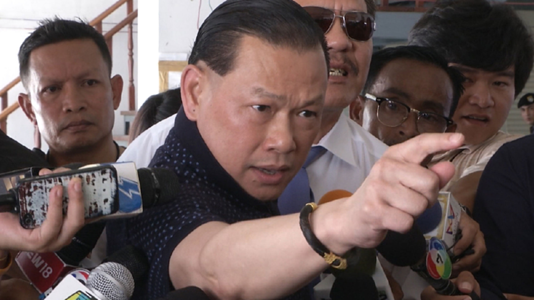 "สันธนะ" ปูด "จักรทิพย์" ขอช่วยนั่ง ผบ.ตร.ท้าเดิมพันเก้าอี้ "สันธนะ" ปูด "จักรทิพย์" ขอช่วยนั่ง ผบ.ตร.ท้าเดิมพันเก้าอี้
