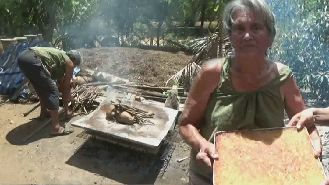 “ขนมหม้อแกงสุโขทัย” มีสูตรเด็ดที่เตาอบแบบโบราณ “ขนมหม้อแกงสุโขทัย” มีสูตรเด็ดที่เตาอบแบบโบราณ