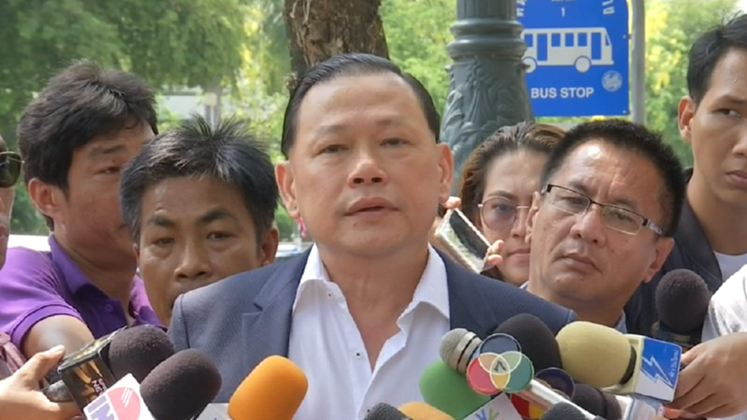 กล้าท้าก็กล้ามา! สันธนะบุกทำเนียบแฉข้อมูล “คนใน” ทุจริต [คลิป]