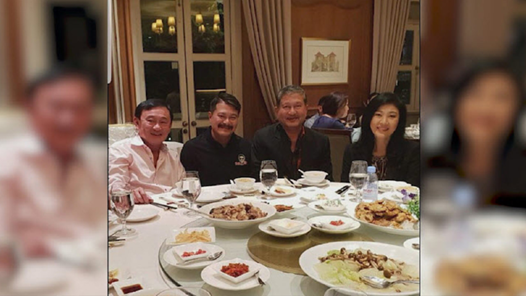 "เฉลิม-วัน" โพสต์รูปกินข้าว "ทักษิณ-ยิ่งลักษณ์" ชื่นมื่น "เฉลิม-วัน" โพสต์รูปกินข้าว "ทักษิณ-ยิ่งลักษณ์" ชื่นมื่น