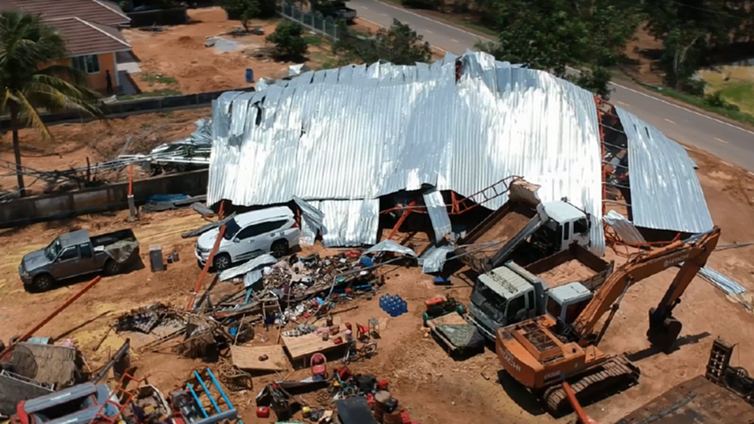 พายุฤดูร้อนทำพิษถล่มมหาสารคาม เสียหายกว่า 100 หลัง พายุฤดูร้อนทำพิษถล่มมหาสารคาม เสียหายกว่า 100 หลัง