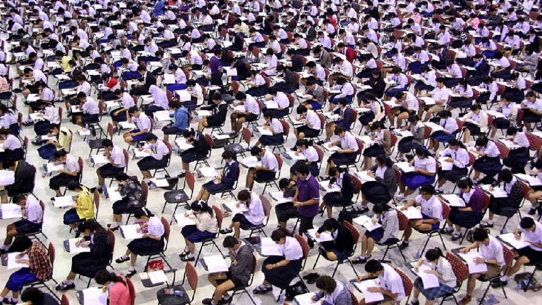 ย้อนรอย!! 57 ปี เส้นทางสอบเข้า "มหาวิทยาลัยไทย" ย้อนรอย!! 57 ปี เส้นทางสอบเข้า "มหาวิทยาลัยไทย"