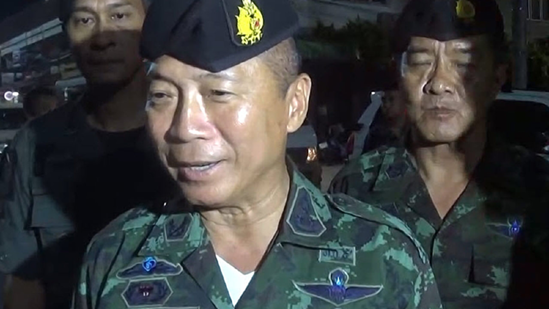 "แม่ทัพภาค4" สั่งคุมเข้ม! หลังเหตุป่วนใต้ ลั่นรู้ตัวคนร้ายแล้ว "แม่ทัพภาค4" สั่งคุมเข้ม! หลังเหตุป่วนใต้ ลั่นรู้ตัวคนร้ายแล้ว