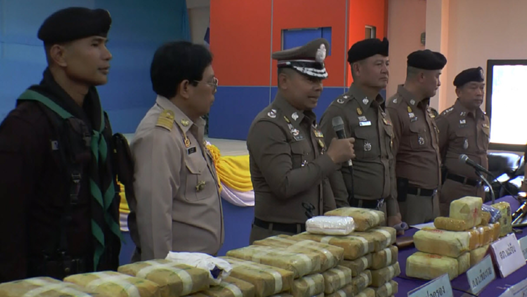 ตร.จับเครือข่ายยาเสพติดต้องสงสัยคดียิงกำนันเวียงแก่น ตร.จับเครือข่ายยาเสพติดต้องสงสัยคดียิงกำนันเวียงแก่น