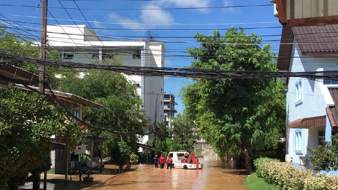 ฝนถล่มบึงกาฬน้ำทะลักท่วมโรงพยาบาล ยังไม่กระทบรับผู้ป่วย ฝนถล่มบึงกาฬน้ำทะลักท่วมโรงพยาบาล ยังไม่กระทบรับผู้ป่วย