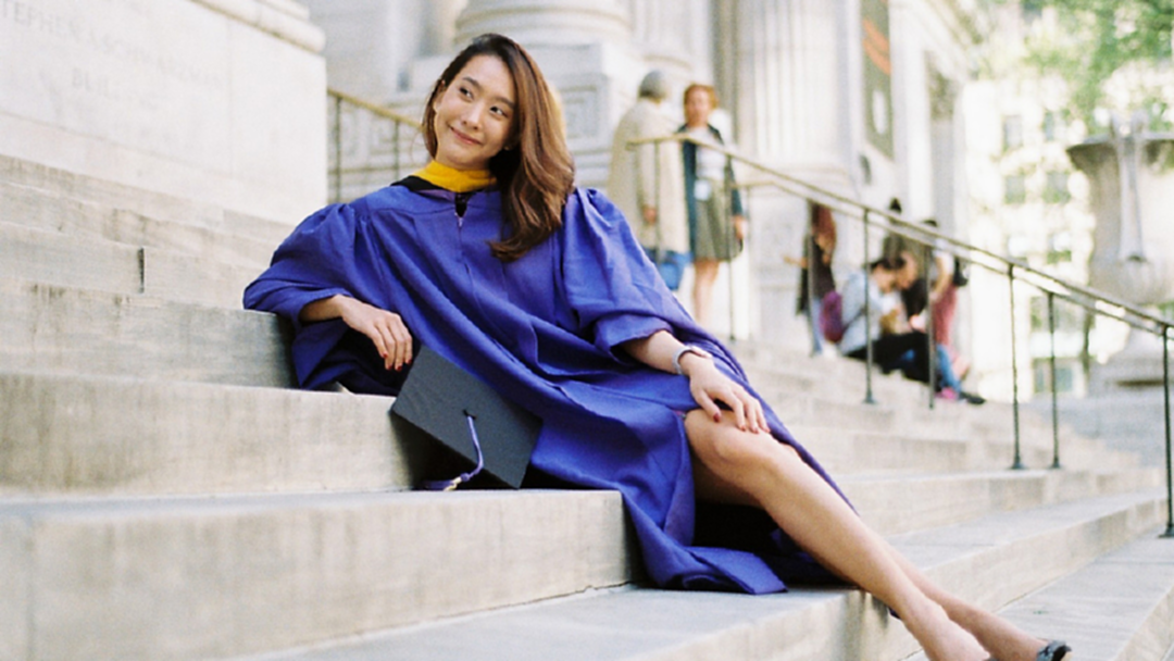 จบ ป.โท แล้ว! “โบ ธัญญะสุภางค์” คว้าเกียรตินิยมอันดับ 1 NYU จบ ป.โท แล้ว! “โบ ธัญญะสุภางค์” คว้าเกียรตินิยมอันดับ 1 NYU