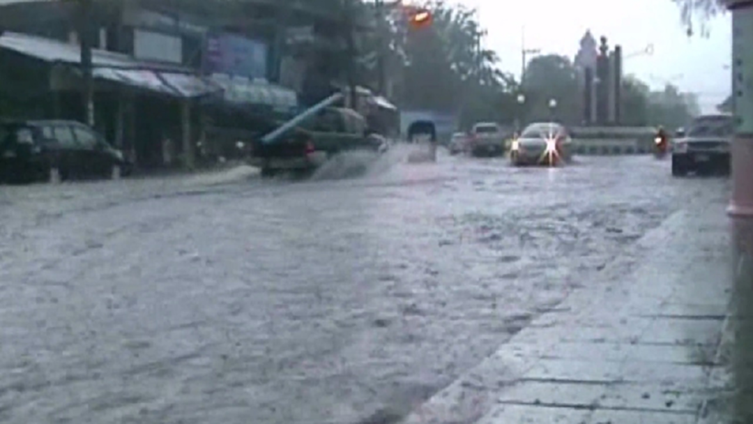 เตรียมรับมือ!! กรมอุตุฯ เตือน 15 จังหวัดระวังฝนตกหนักพรุ่งนี้ เตรียมรับมือ!! กรมอุตุฯ เตือน 15 จังหวัดระวังฝนตกหนักพรุ่งนี้