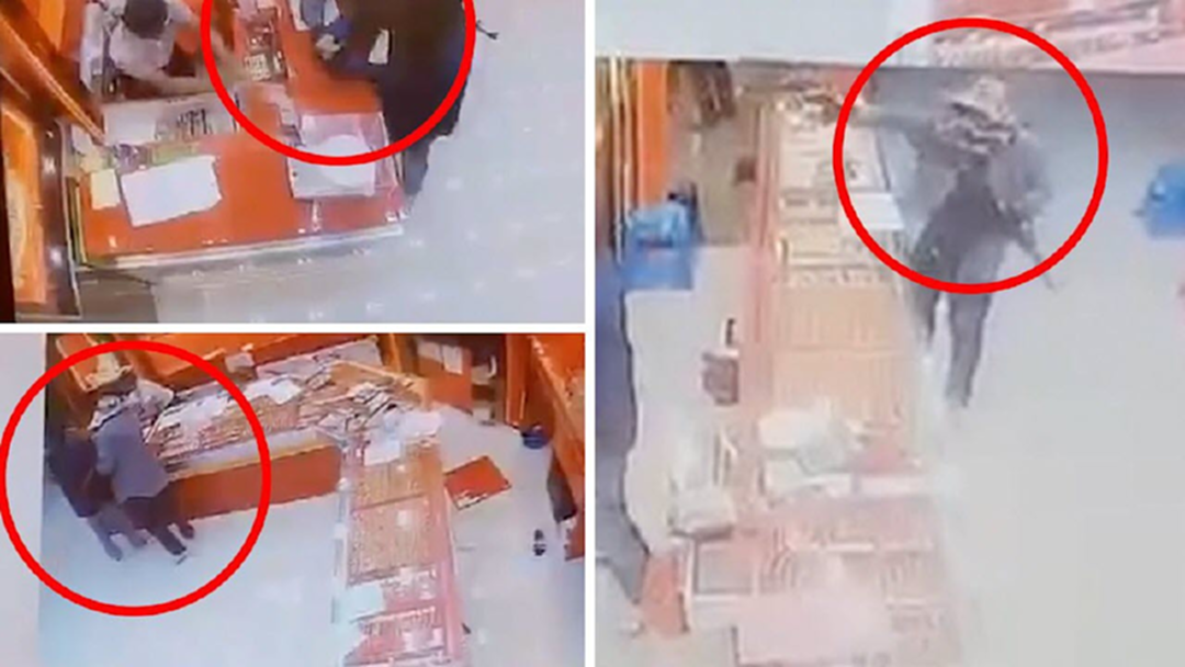 2 โจรควงอาก้า บุกปล้นร้านทองระยอง กวาดไป 10 ล้าน 2 โจรควงอาก้า บุกปล้นร้านทองระยอง กวาดไป 10 ล้าน