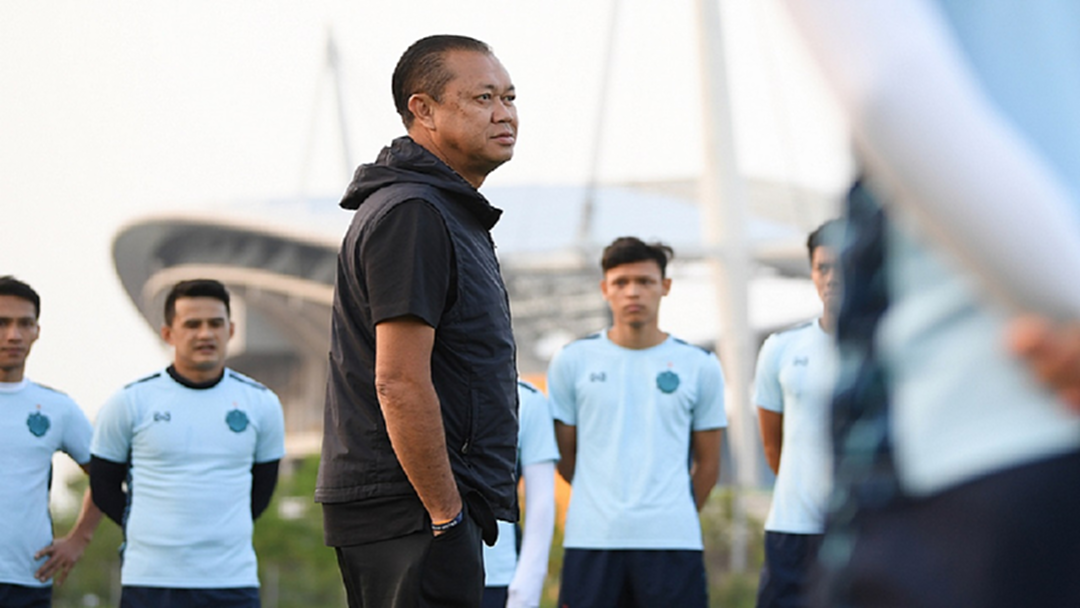 "เนวิน" ประกาศลั่นห้ามแข้ง "ปราสาทสายฟ้า" ดูสด พร้อมเผยเชียร์ทีมใดบอลโลก "เนวิน" ประกาศลั่นห้ามแข้ง "ปราสาทสายฟ้า" ดูสด พร้อมเผยเชียร์ทีมใดบอลโลก