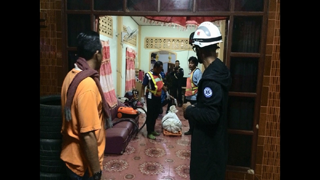 รัวอาก้าใส่ชาวบ้านบันนังสตาดับ 2 ศพ รัวอาก้าใส่ชาวบ้านบันนังสตาดับ 2 ศพ