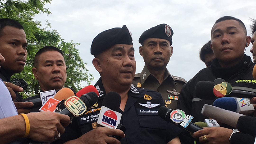 "ศรีวราห์" ตรวจเข้มทำเนียบ ขู่ม็อบพ้น มธ. ฟันกฎหมายทันที "ศรีวราห์" ตรวจเข้มทำเนียบ ขู่ม็อบพ้น มธ. ฟันกฎหมายทันที