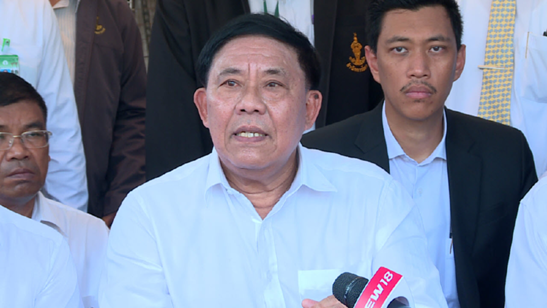 "อัศวิน" น้อมรับคำสั่งศาล ขอ 60 วัน รื้อตลาดบ้านป้าทุบรถ "อัศวิน" น้อมรับคำสั่งศาล ขอ 60 วัน รื้อตลาดบ้านป้าทุบรถ