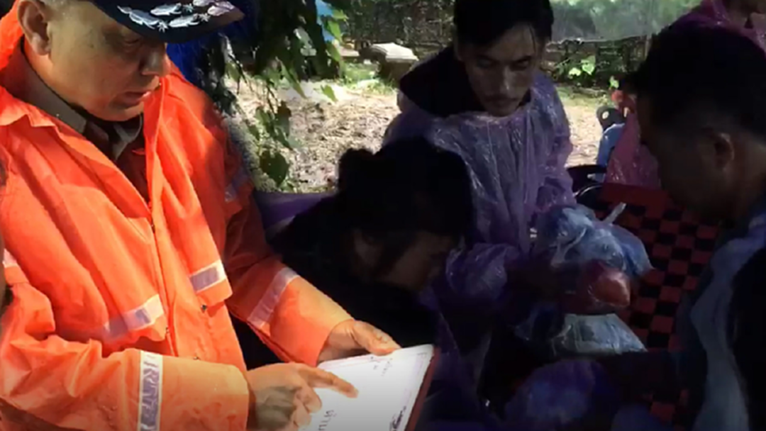 สั่งด่วน! ระดมทุกช่องทางค้นหา-เร่งหาปล่องเข้าถ้ำหลวง [มีคลิป]