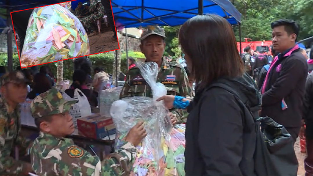 ส่งมอบกำลังใจ นร.วัดใหญ่ฯ พับนกกระดาษ ฝากมอบให้ทีมภารกิจถ้ำหลวง ส่งมอบกำลังใจ นร.วัดใหญ่ฯ พับนกกระดาษ ฝากมอบให้ทีมภารกิจถ้ำหลวง