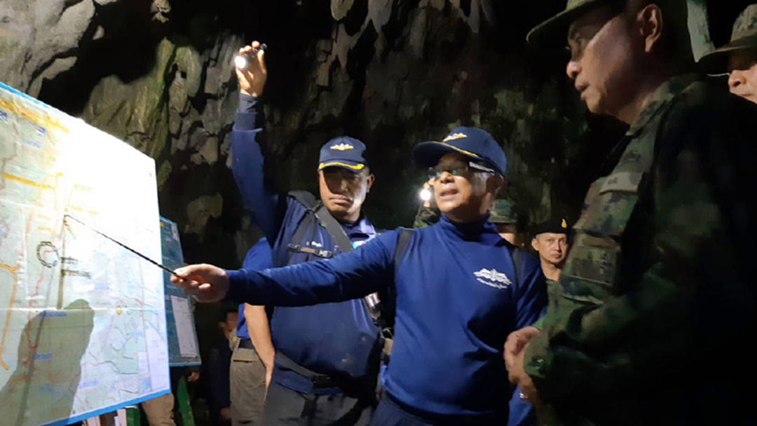 ผู้บัญชาการทหารเรือ สร้างขวัญกำลังพล ถ้ำหลวงฯ ผู้บัญชาการทหารเรือ สร้างขวัญกำลังพล ถ้ำหลวงฯ