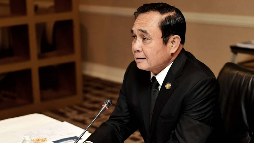 "บิ๊กตู่" ประกาศเลือกตั้งหลังพระราชพิธีบรมราชาภิเษก ยันไม่เกี่ยวดูดอดีตส.ส. [คลิป]