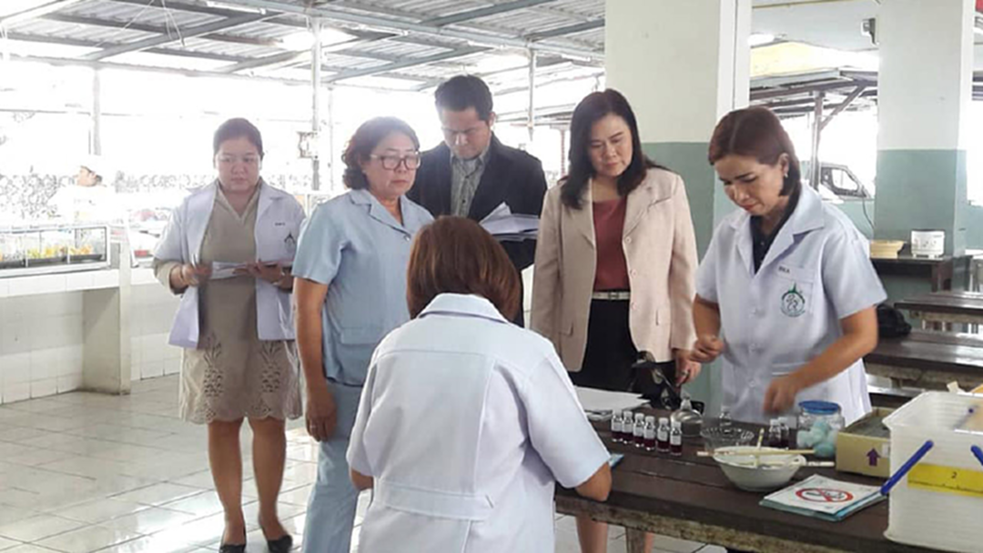 "เขตบางซื่อ" สุ่มตรวจอาหาร ในโรงเรียน "เขตบางซื่อ" สุ่มตรวจอาหาร ในโรงเรียน