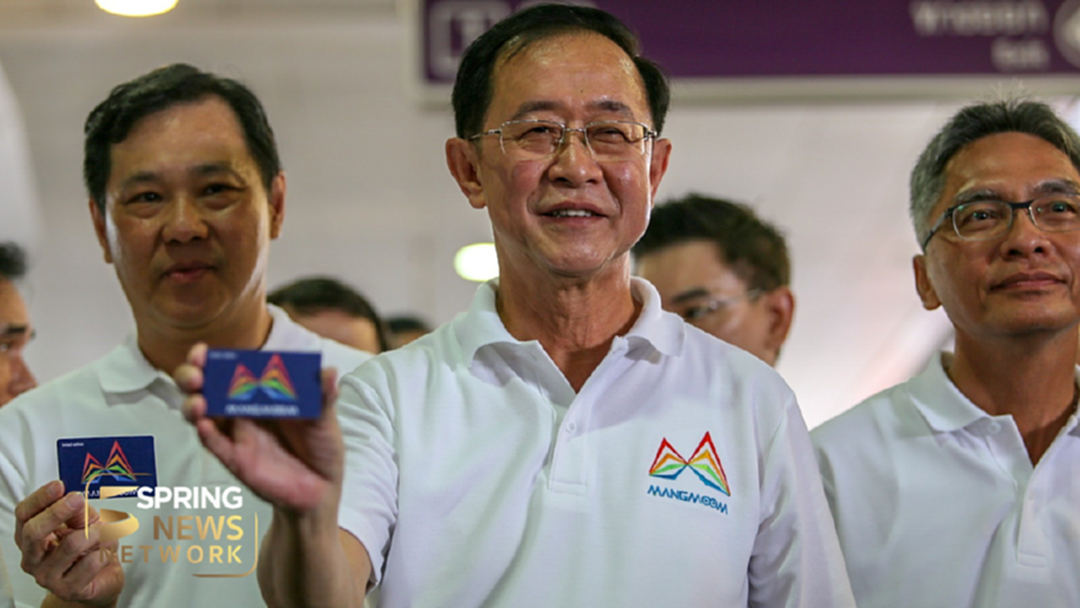 ประมวลภาพ "บัตรแมงมุง" เปิดใช้งานอย่างเป็นทางการ ประมวลภาพ "บัตรแมงมุง" เปิดใช้งานอย่างเป็นทางการ