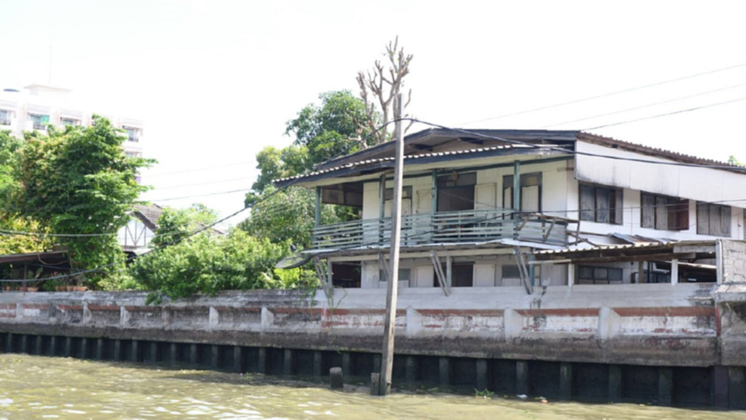 เดินหน้าปรับปรุง แนวป้องกันน้ำท่วมริมคลองบางกอกน้อย เดินหน้าปรับปรุง แนวป้องกันน้ำท่วมริมคลองบางกอกน้อย