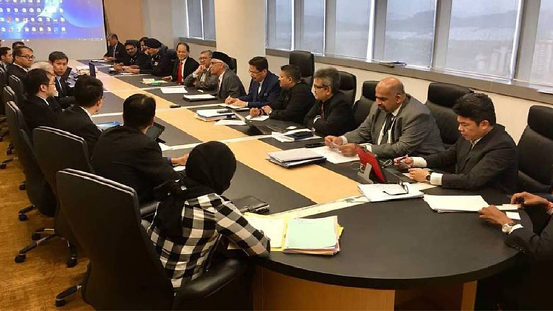 สิงคโปร์จับมือมาเลเซียสืบคดีทุจริตกองทุน 1MDB สิงคโปร์จับมือมาเลเซียสืบคดีทุจริตกองทุน 1MDB