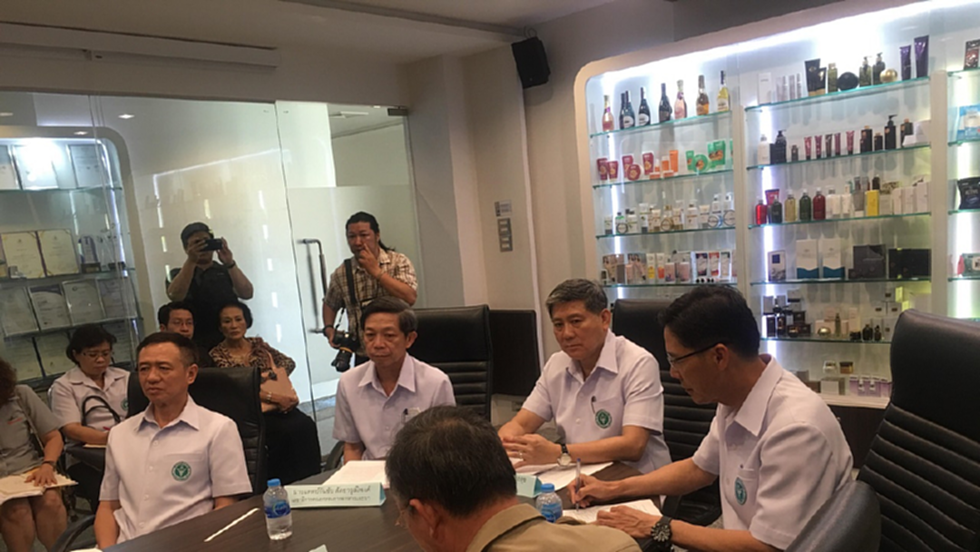 ลุย! ตรวจโรงงานเครื่องสำอางทั่วประเทศ ภายใน 3 เดือน ลุย! ตรวจโรงงานเครื่องสำอางทั่วประเทศ ภายใน 3 เดือน