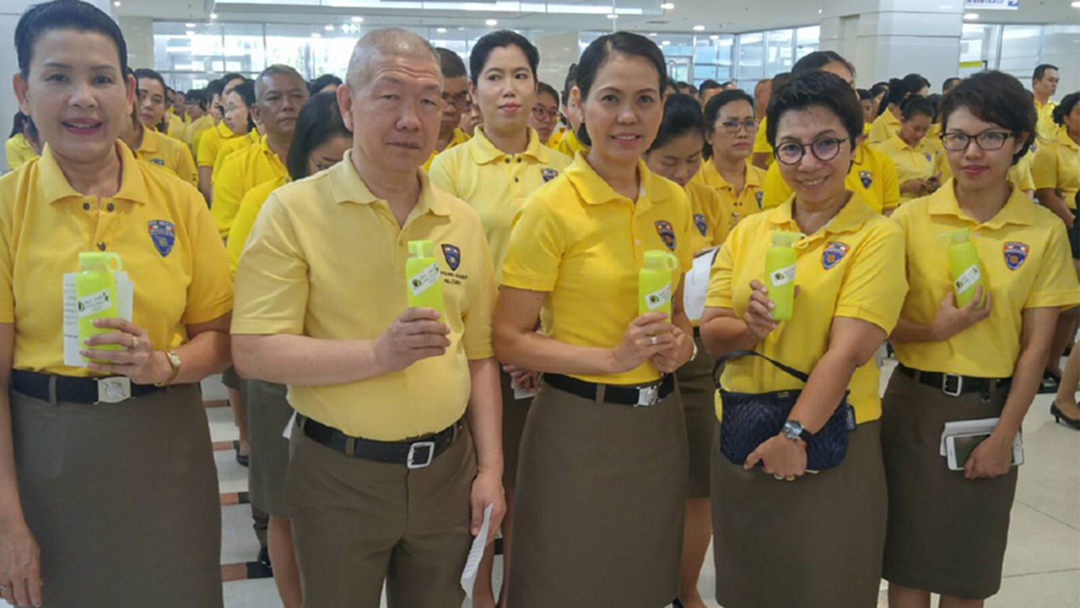 ตม.ร่วมปฏิญาณลดใช้ภาชนะพลาสติก ตม.ร่วมปฏิญาณลดใช้ภาชนะพลาสติก