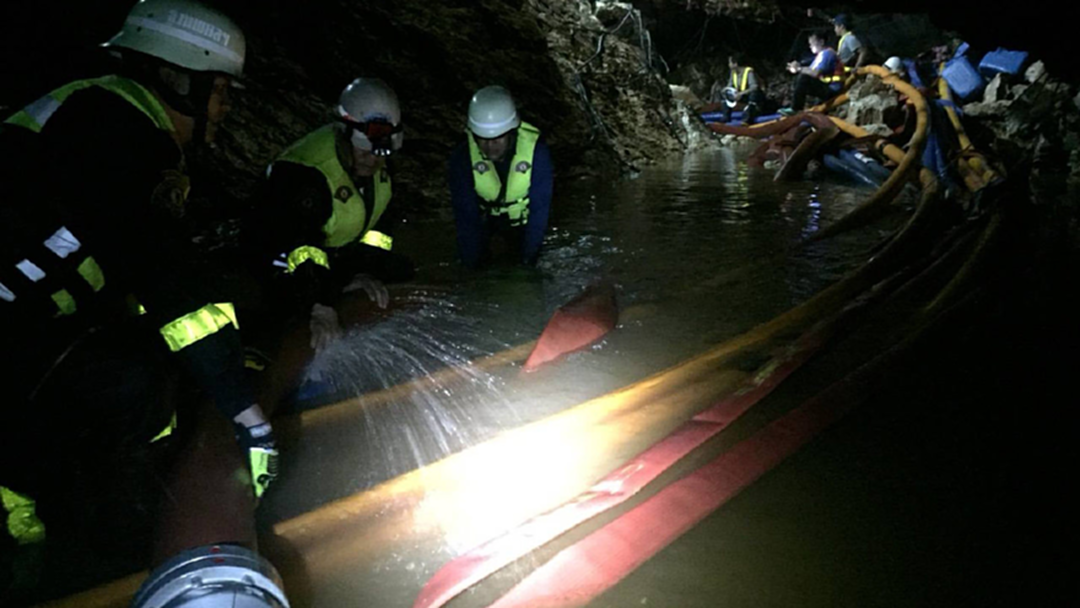 ระดับน้ำถ้ำหลวง ลดลงเฉลี่ย 1-2 ซม. คาดคืนนี้น้ำลดได้ตามแผน ระดับน้ำถ้ำหลวง ลดลงเฉลี่ย 1-2 ซม. คาดคืนนี้น้ำลดได้ตามแผน