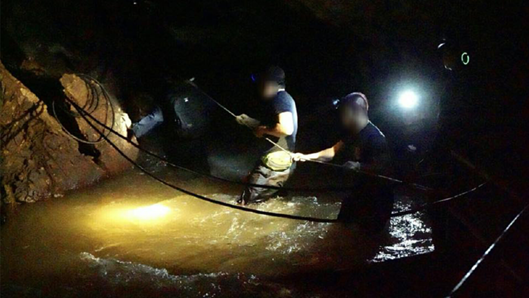 เตรียมเพิ่มกำลังหน่วยซีล 20 นาย ผลัดเปลี่ยนช่วย 13 ชีวิตติดถ้ำหลวง เตรียมเพิ่มกำลังหน่วยซีล 20 นาย ผลัดเปลี่ยนช่วย 13 ชีวิตติดถ้ำหลวง