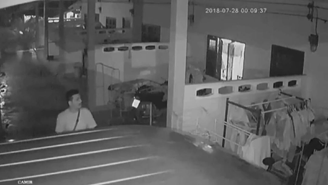 ชาวบ้านกระบี่ ผวาโรคจิตย่องดมกางเกงใน ชาวบ้านกระบี่ ผวาโรคจิตย่องดมกางเกงใน