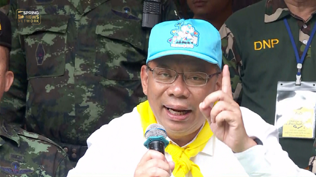 ผบ.ศูนย์ฯ ช่วยเหลือคนหาย ถ้ำหลวง จวกเกรียนสร้างข้อมูลเท็จปล่อยภาพบนโลกออนไลน์ และคนจ้าง จนท. ถ่ายรูป ผบ.ศูนย์ฯ ช่วยเหลือคนหาย ถ้ำหลวง จวกเกรียนสร้างข้อมูลเท็จปล่อยภาพบนโลกออนไลน์ และคนจ้าง จนท. ถ่ายรูป