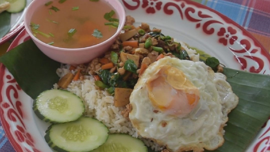 4หมูป่าอยากกินผัดกะเพรา ยังแยกไม่เจอผู้ปกครอง หวั่นติดเชื้อ 4หมูป่าอยากกินผัดกะเพรา ยังแยกไม่เจอผู้ปกครอง หวั่นติดเชื้อ