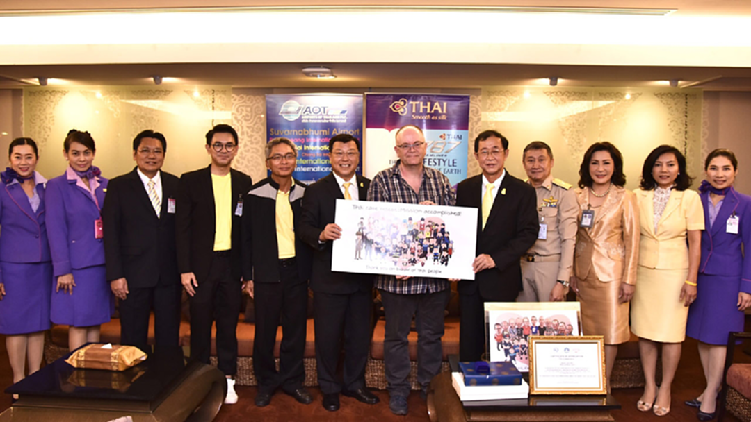 กระทรวงคมนาคม - การบินไทย ร่วมส่ง "มาร์ติน จอห์น เอลลิส" นักดำน้ำถ้ำกลับโคเปนเฮเกน กระทรวงคมนาคม - การบินไทย ร่วมส่ง "มาร์ติน จอห์น เอลลิส" นักดำน้ำถ้ำกลับโคเปนเฮเกน