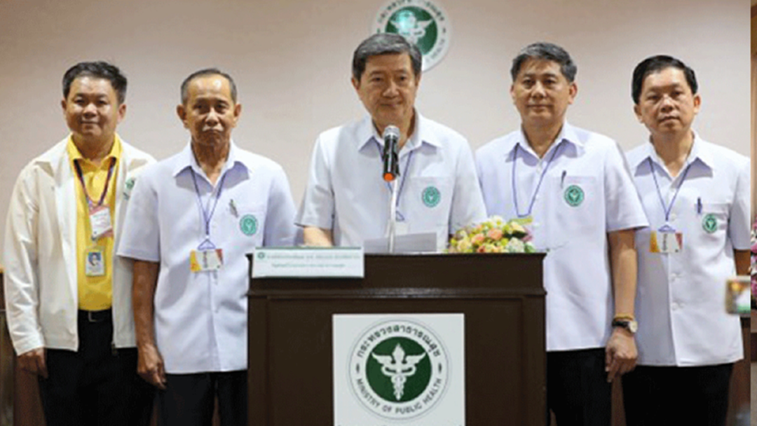 รมว.สธ.วางแผนส่งหมูป่ากลับสู่ครอบครัว ขอบคุณทีมงานด้านการแพทย์ทั้งไทย-ต่างชาติ รมว.สธ.วางแผนส่งหมูป่ากลับสู่ครอบครัว ขอบคุณทีมงานด้านการแพทย์ทั้งไทย-ต่างชาติ