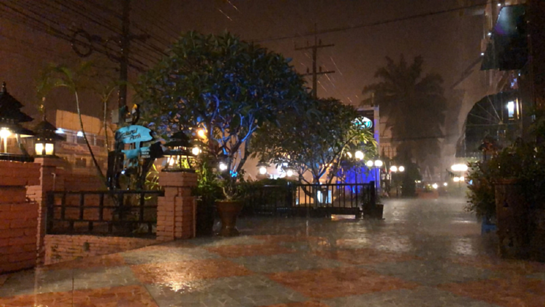 วันนี้ฝนตกต่อเนื่อง - คลื่นลมทะเลอันดามันและอ่าวไทยตอนบนมีกำลังแรง วันนี้ฝนตกต่อเนื่อง - คลื่นลมทะเลอันดามันและอ่าวไทยตอนบนมีกำลังแรง