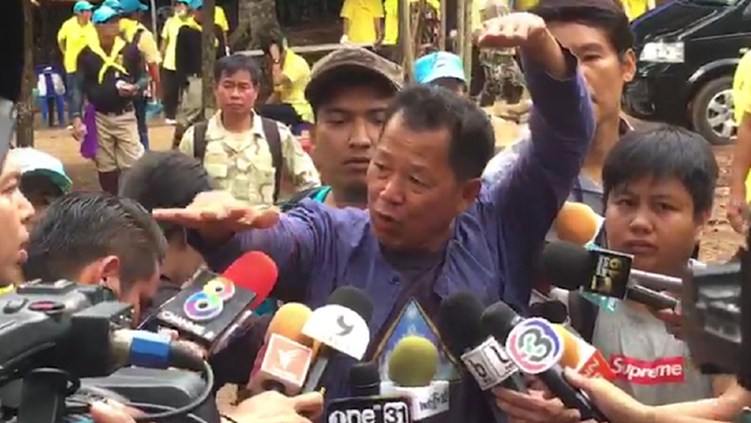 "อ.เฉลิมชัย" เผยเตรียมตั้งหุ่น "จ่าแซม" หน้าถ้ำหลวง "อ.เฉลิมชัย" เผยเตรียมตั้งหุ่น "จ่าแซม" หน้าถ้ำหลวง