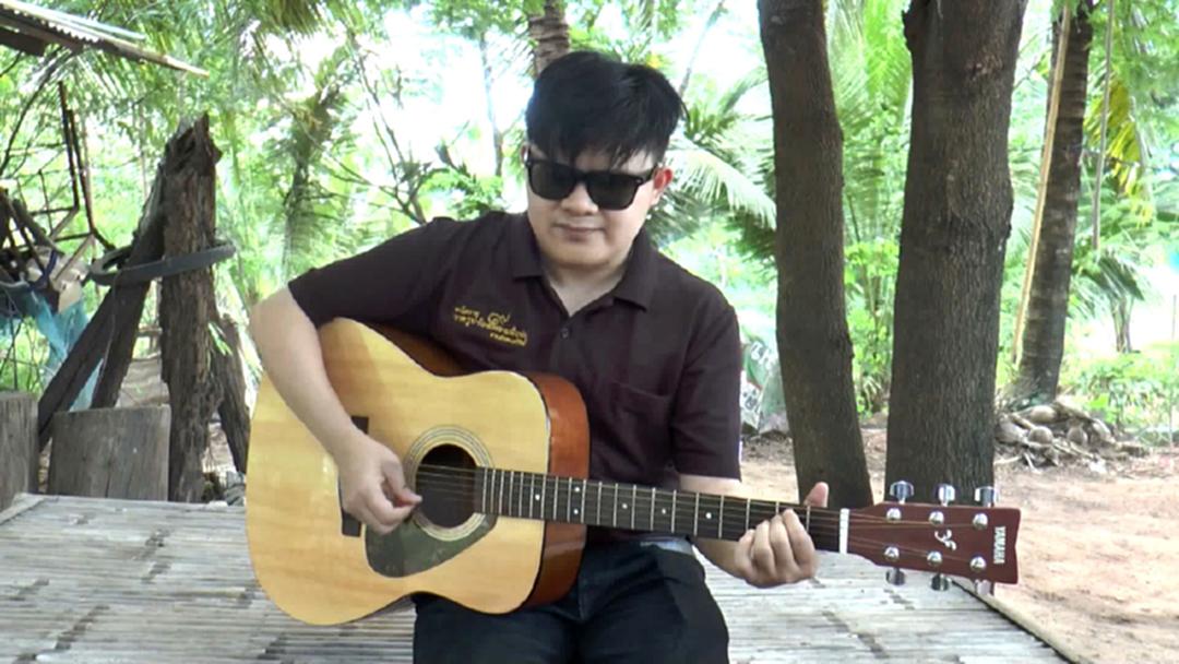 เพลงนี้...ส่งกำลังใจไปถ้ำหลวงฯ "หมูป่าอะคาเดมี่ 13 ชีวี ต้องปลอดภัย" เพลงนี้...ส่งกำลังใจไปถ้ำหลวงฯ "หมูป่าอะคาเดมี่ 13 ชีวี ต้องปลอดภัย"