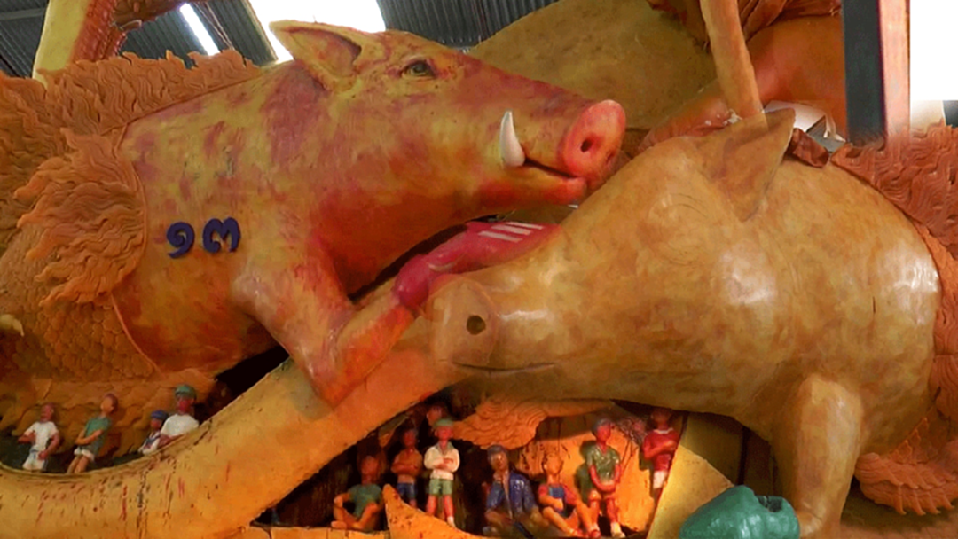 เทียนพรรษาหมูป่าโคราชใกล้เสร็จสมบูรณ์แล้ว! เทียนพรรษาหมูป่าโคราชใกล้เสร็จสมบูรณ์แล้ว!
