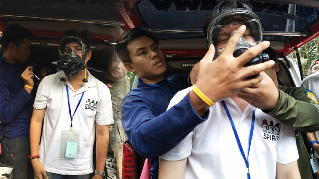 กู้ภัยร้องขอหน้ากาก ฟูลเฟสแมนซ์ ไซร์เล็กให้ 13 ชีวิตถ้ำหลวง กู้ภัยร้องขอหน้ากาก ฟูลเฟสแมนซ์ ไซร์เล็กให้ 13 ชีวิตถ้ำหลวง