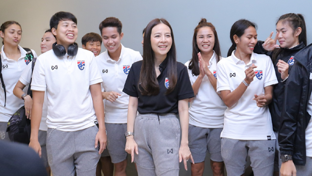 แชมป์สถานเดียว!! “มาดามแป้ง” มั่นใจ “ชบาแก้ว” ทุบ “ออสซี่” คว้าเจ้าอาเซียน แชมป์สถานเดียว!! “มาดามแป้ง” มั่นใจ “ชบาแก้ว” ทุบ “ออสซี่” คว้าเจ้าอาเซียน