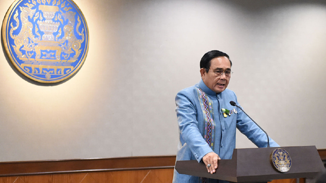 ชัดเจนมั้ย! เบื้องหลัง "ลุงตู่" ชิลๆ รอเทียบเชิญ ชัดเจนมั้ย! เบื้องหลัง "ลุงตู่" ชิลๆ รอเทียบเชิญ