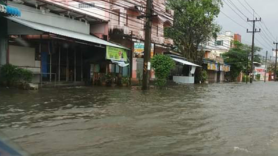 เร่งสูบน้ำ! เขตเทศบาลนครนครศรีฯ หลังเกิดฝนตกหนัก เร่งสูบน้ำ! เขตเทศบาลนครนครศรีฯ หลังเกิดฝนตกหนัก